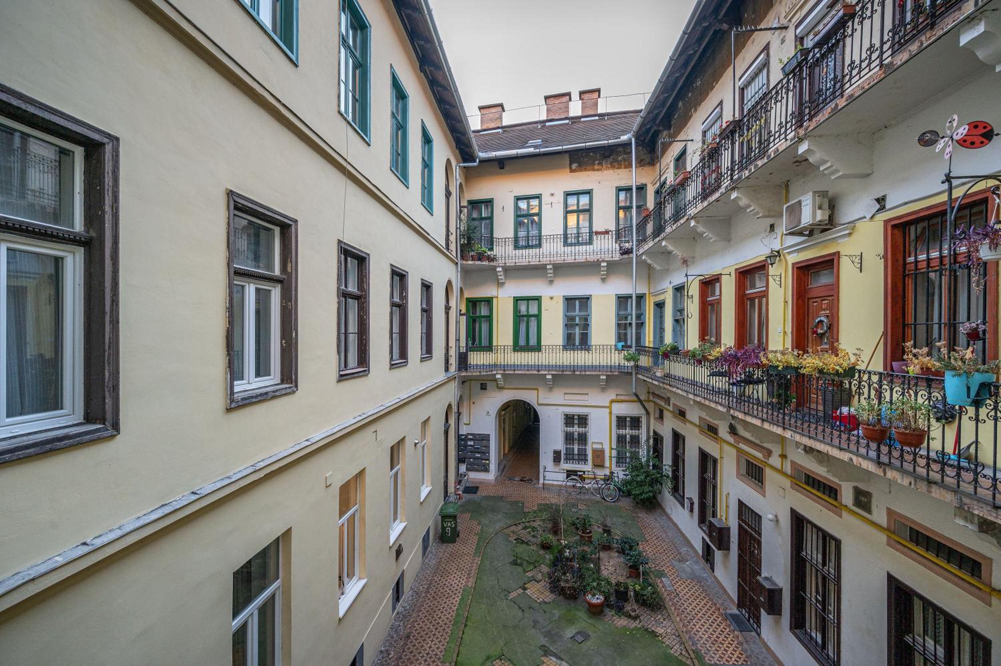 District 6Th Sense Apartment Budapeste Exterior foto